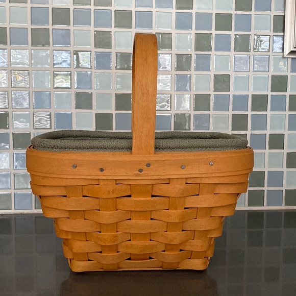 Longaberger Basket - Picture 1 of 4